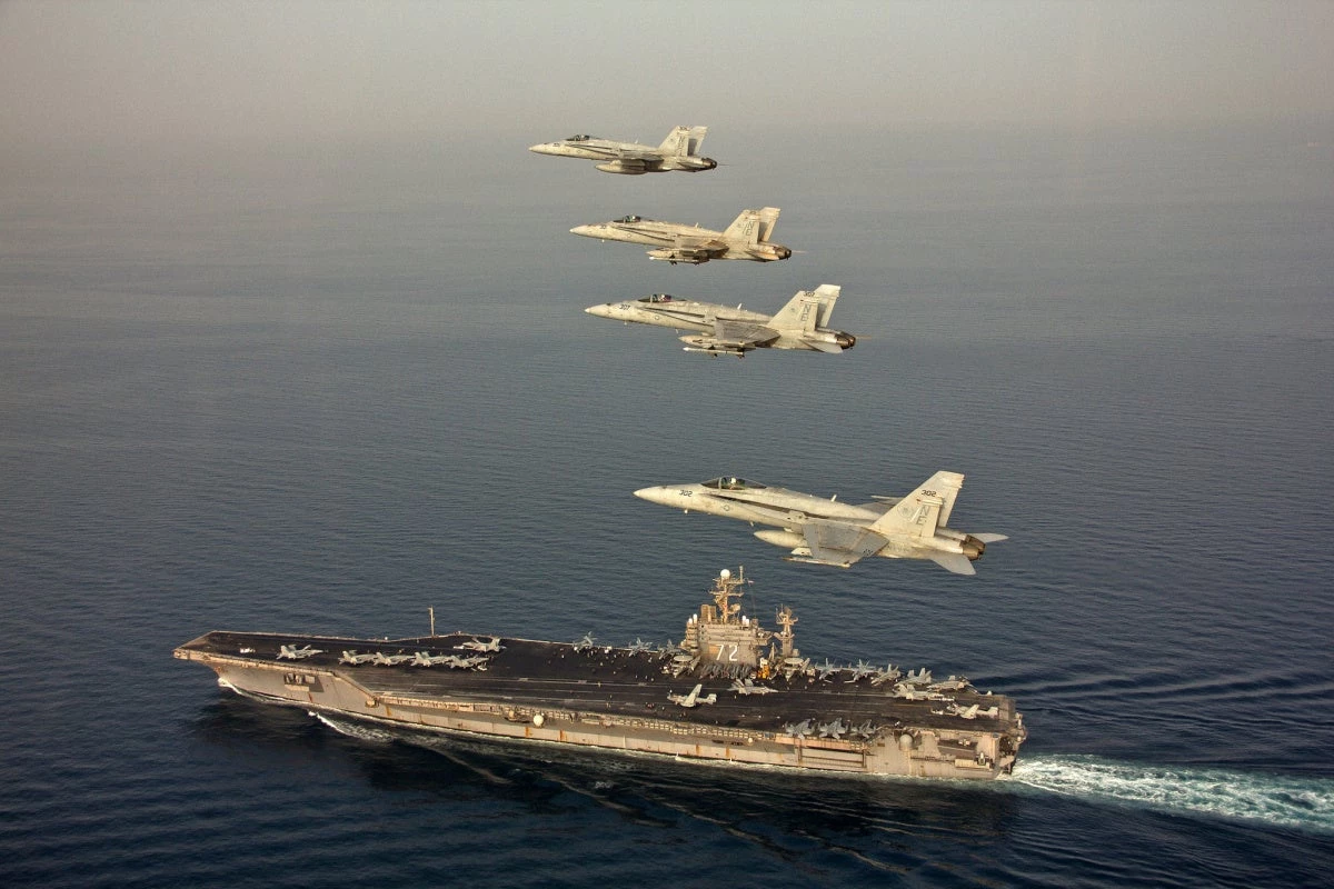 USS Abraham Lincoln: Το πρώτο αεροπλανοφόρο των ΗΠΑ με Μοίρα F-35C Lightning II σε ανοιχτή θάλασσα (βίντεο)